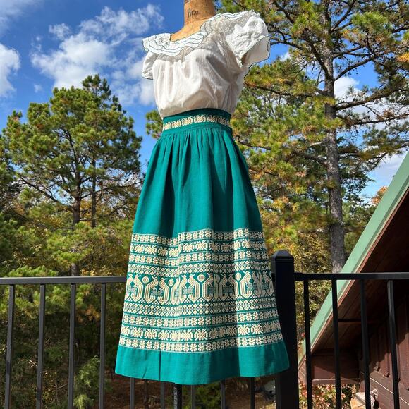 Vintage 50s Hand Woven Guatemalan Skirt + Ruffled Blouse Souvenir Set XS S - Picture 2 of 6